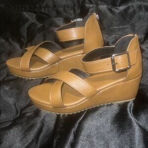 Elegant Tan Wedge Sandals